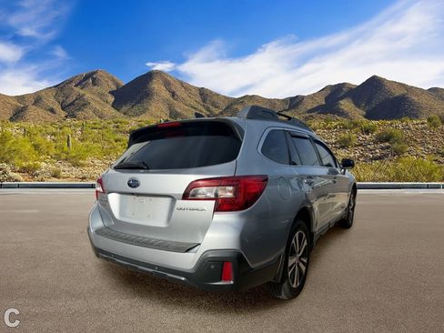 Used 2018 Subaru Outback 2.5i Limited AWD/4WD image 4
