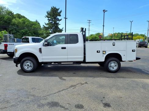 Used 2019 Ford F250 XL w/ Power Equipment Group AWD/4WD image 2