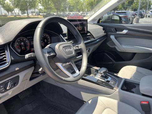 Certified 2023 Audi Q5 2.0T Premium Plus w/ Premium Plus Package AWD/4WD image 17