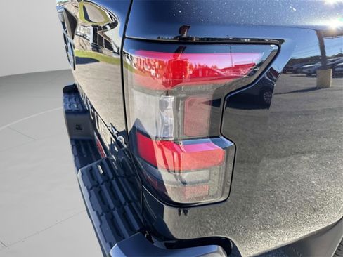 New 2026 Nissan Frontier S image 23