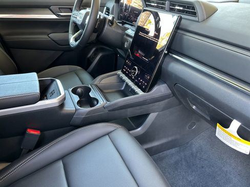 New 2026 GMC Terrain Elevation w/ Elevation Premium Package FWD image 16