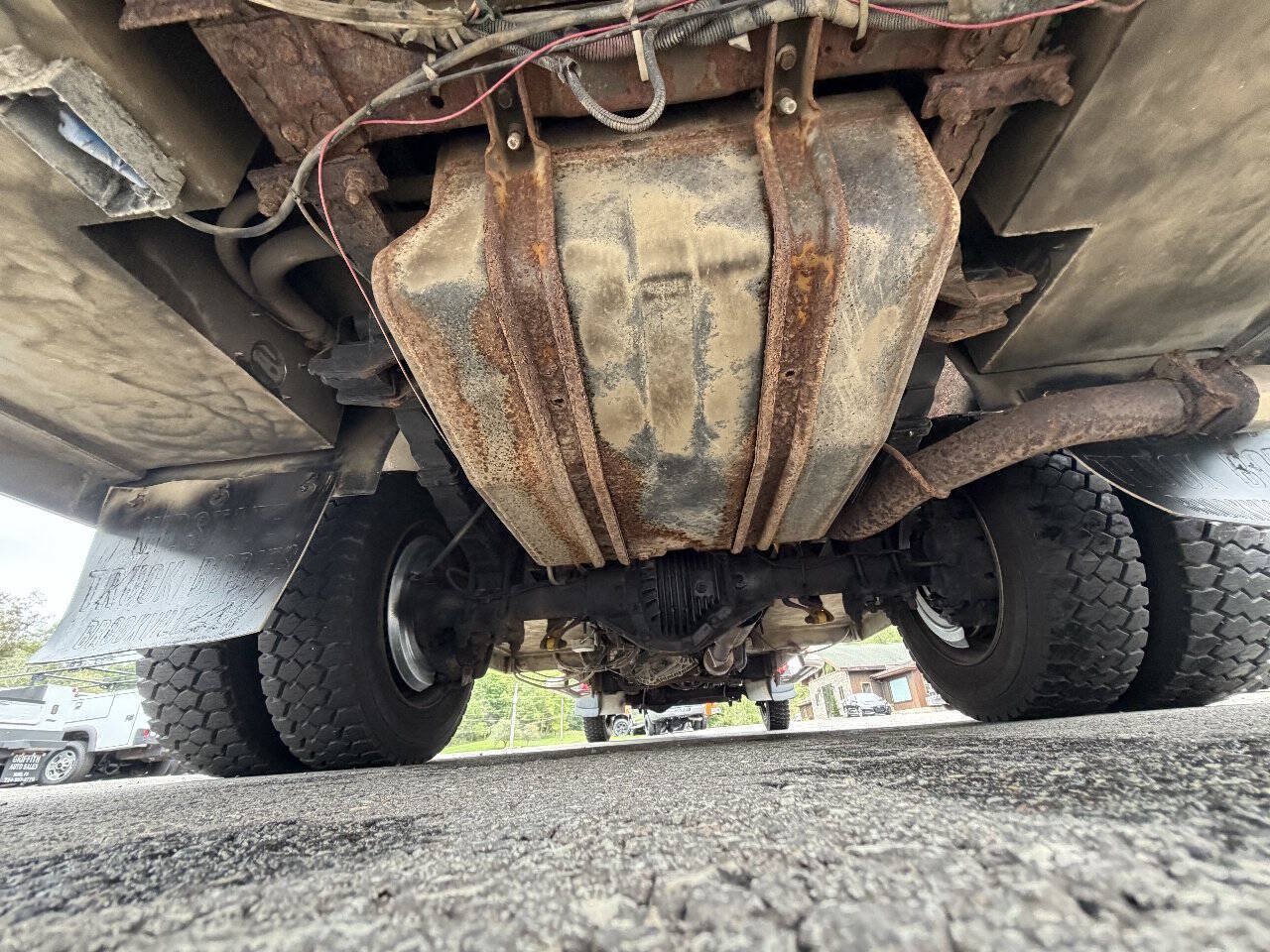 Used 1999 Ford F450 4x4 Regular Cab Super Duty image 98