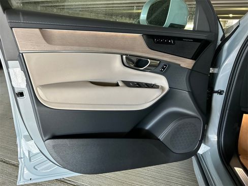 New 2026 Volvo XC90 B5 Plus w/ Protection Package image 9
