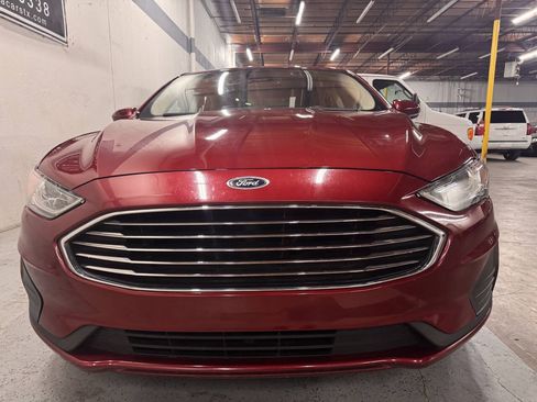 Used 2019 Ford Fusion SE FWD image 9