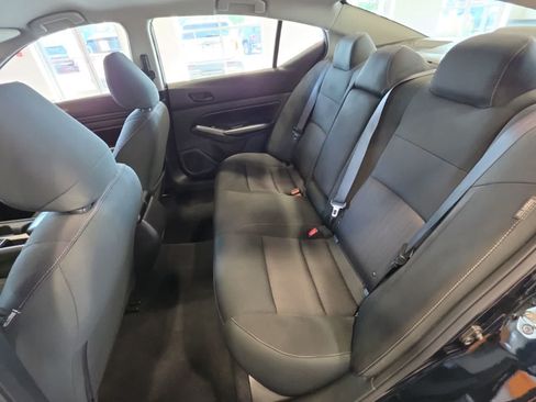 Used 2025 Nissan Altima 2.5 SV FWD image 31