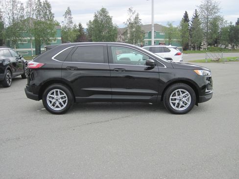 Used 2024 Ford Edge SEL AWD/4WD image 3