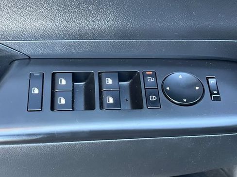 Used 2024 Hyundai Kona SEL FWD image 12