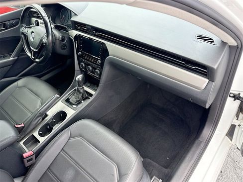 Used 2020 Volkswagen Passat 2.0T SE image 33