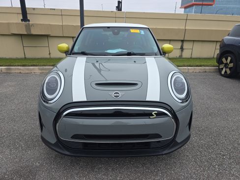Certified 2023 MINI Cooper SE image 4