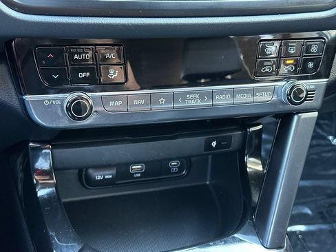 Used 2024 Kia Seltos EX FWD image 20