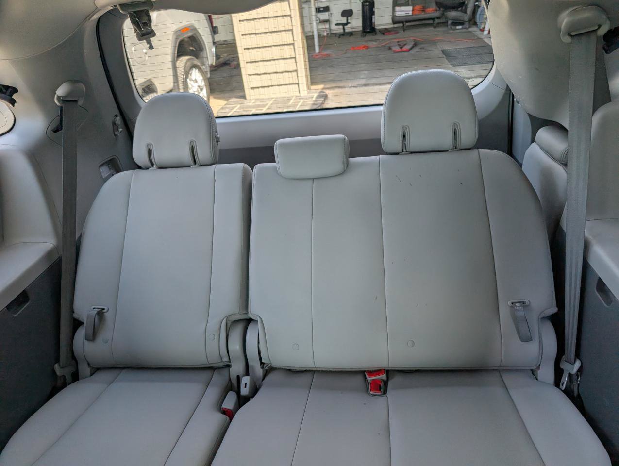 Used 2020 Toyota Sienna XLE w/ XLE Navigation Package FWD image 19