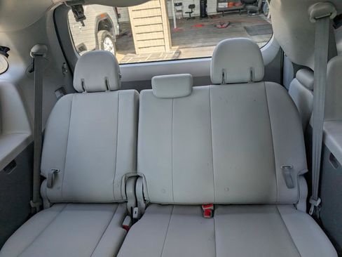 Used 2020 Toyota Sienna XLE w/ XLE Navigation Package FWD image 19