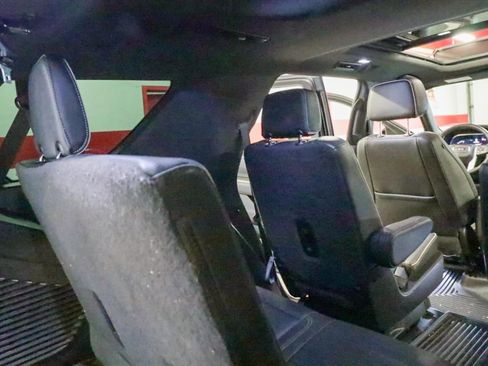 Used 2022 GMC Yukon SLT w/ SLT Premium Package image 27