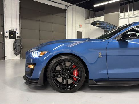 Used 2020 Ford Mustang Shelby GT500 w/ Technology Package RWD image 3