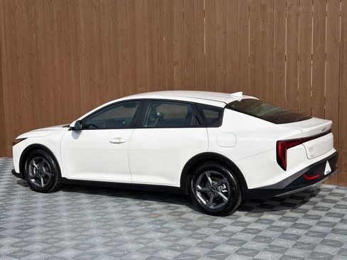 Used 2025 Kia K4 LXS image 15