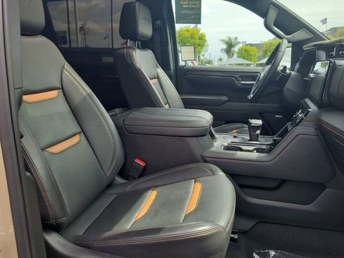 Used 2023 GMC Sierra 1500 AT4 w/ Technology Package AWD/4WD image 21