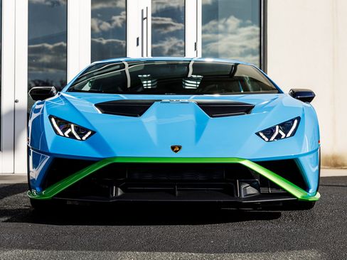 Used 2023 Lamborghini Huracan STO image 7