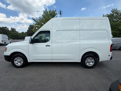 Used 2020 Nissan NV 3500 SV w/ Navigation Package RWD image 4