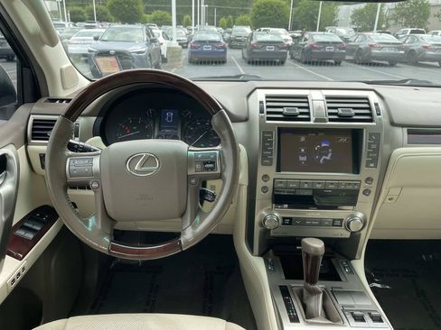 Used 2018 Lexus GX 460 Premium AWD/4WD image 16