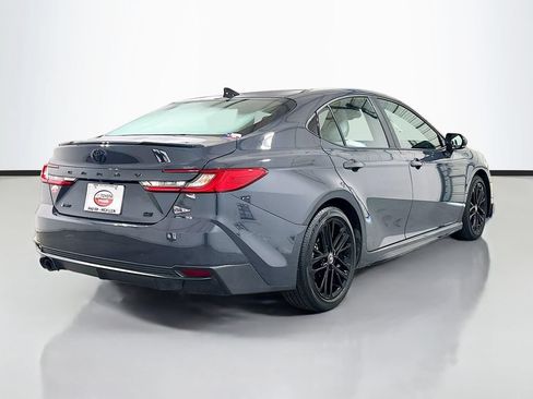 Used 2025 Toyota Camry SE w/ Convenience Package FWD image 4
