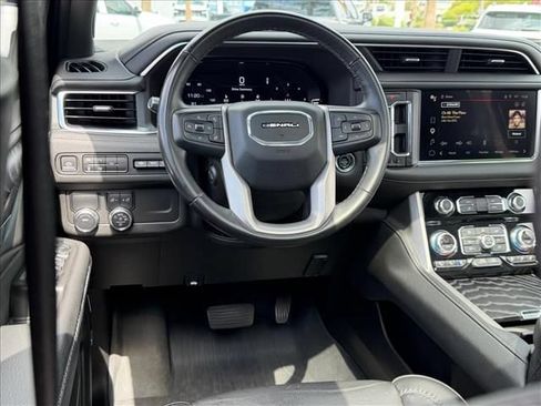 Certified 2023 GMC Yukon XL Denali RWD image 9