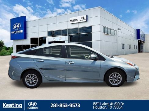 Used 2016 Toyota Prius Two FWD image 4