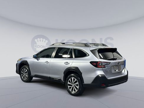 Used 2023 Subaru Outback Premium image 4