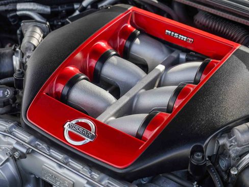 Used 2018 Nissan GT-R NISMO image 43