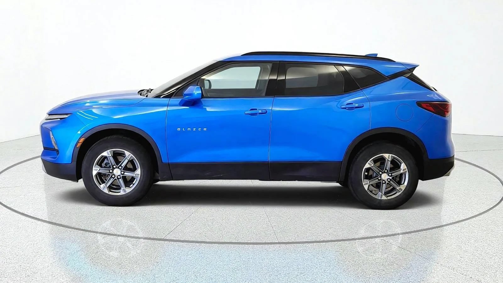 Used 2024 Chevrolet Blazer LT w/ Convenience Package FWD image 5