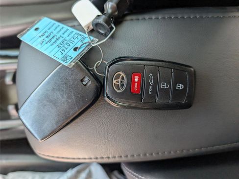 Used 2024 Toyota Corolla Cross XLE w/ Convenience Package image 22