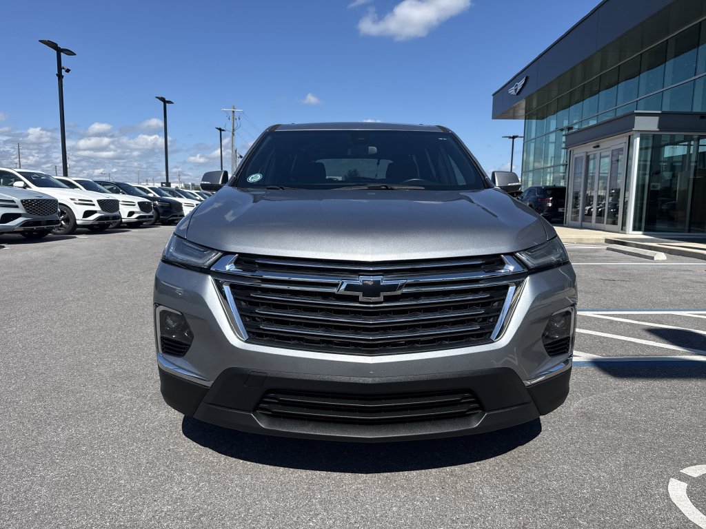 Used 2023 Chevrolet Traverse LT FWD image 3