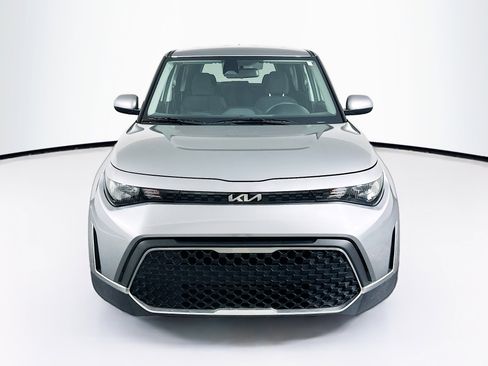 Used 2025 Kia Soul LX w/ LX Technology Package FWD image 2