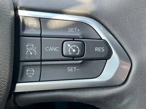 Used 2023 Jeep Compass Limited AWD/4WD image 35