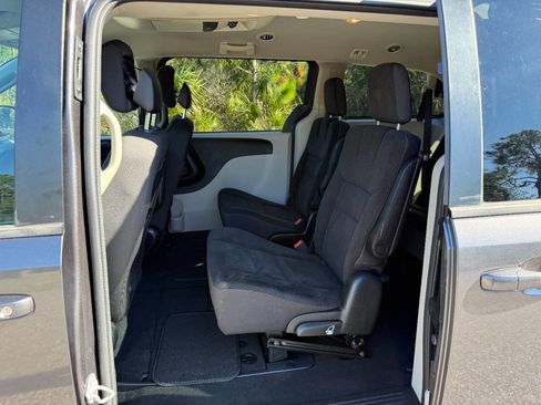Used 2017 Dodge Grand Caravan SE w/ Power Window Group image 13