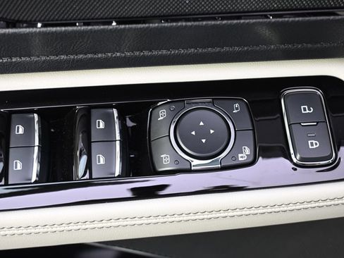 New 2026 Lincoln Aviator AWD w/ Jet Appearance Package image 24