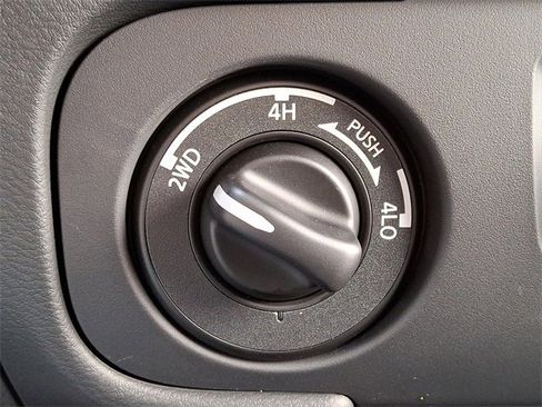 Certified 2025 Nissan Frontier PRO-4X w/ Tow Package image 23