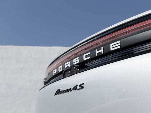New 2026 Porsche Macan 4S Electric image 12