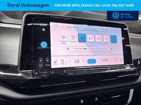 Certified 2024 Volkswagen Atlas Cross Sport SE w/ Panoramic Sunroof Package image 20