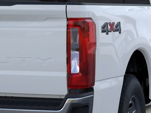 New 2026 Ford F250 XL w/ XL Chrome Package AWD/4WD image 21