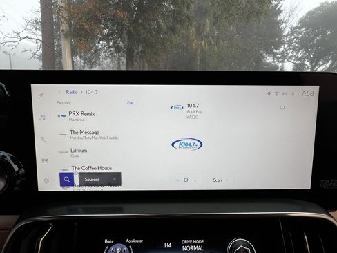 Used 2025 Lexus LX 600 4WD w/ Luxury Package image 24