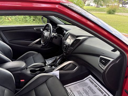 Used 2016 Hyundai Veloster Turbo FWD image 25