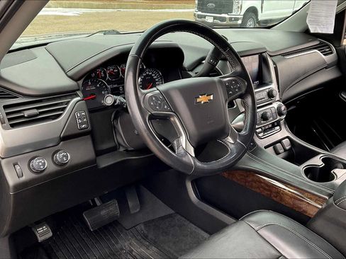 Used 2019 Chevrolet Tahoe LT w/ Luxury Package AWD/4WD image 18