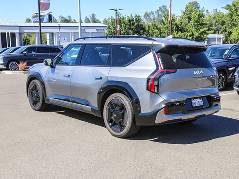 Used 2024 Kia EV9 GT-Line AWD/4WD image 2