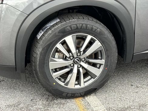 Used 2025 Nissan Pathfinder SL image 7