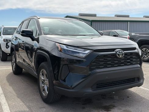 Used 2025 Toyota RAV4 XLE image 3