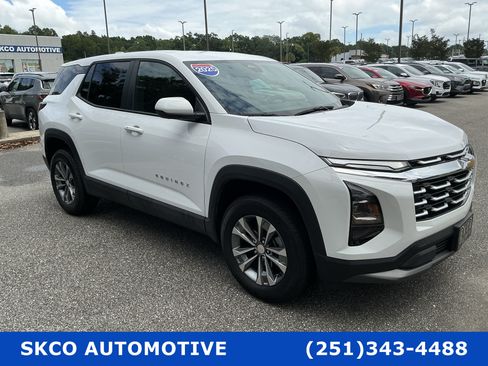 Used 2025 Chevrolet Equinox LT AWD/4WD image 7
