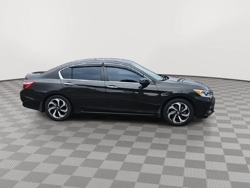 Used 2017 Honda Accord EX-L image 9