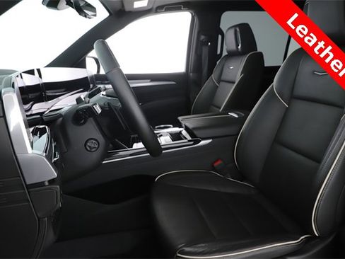 Used 2025 Cadillac Escalade ESV Sport image 17