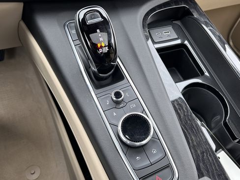 Used 2021 Cadillac Escalade Premium Luxury image 16