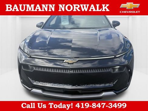 Used 2025 Chevrolet Equinox EV LT w/ Convenience Package AWD/4WD image 2